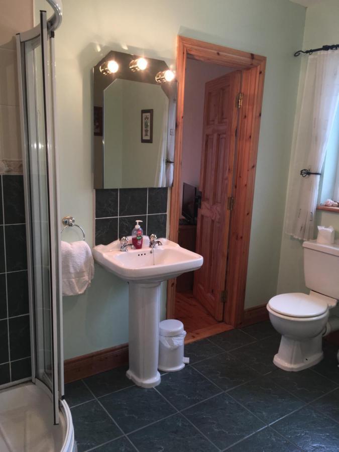Carrick House B&B Килибегс Екстериор снимка