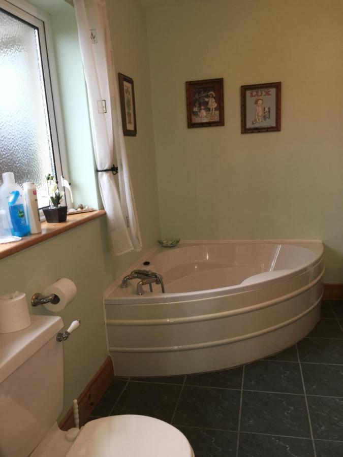 Carrick House B&B Килибегс Екстериор снимка